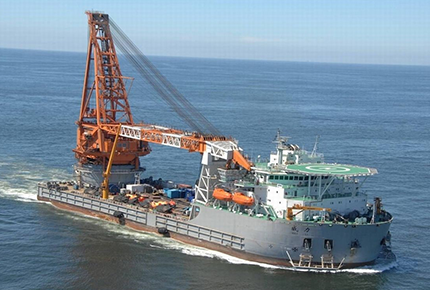 “Weili”-self-propelled-floating-crane.png